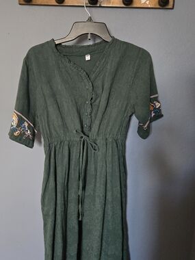 Dark Green Embroidered Tie-Waist Women’s Dress